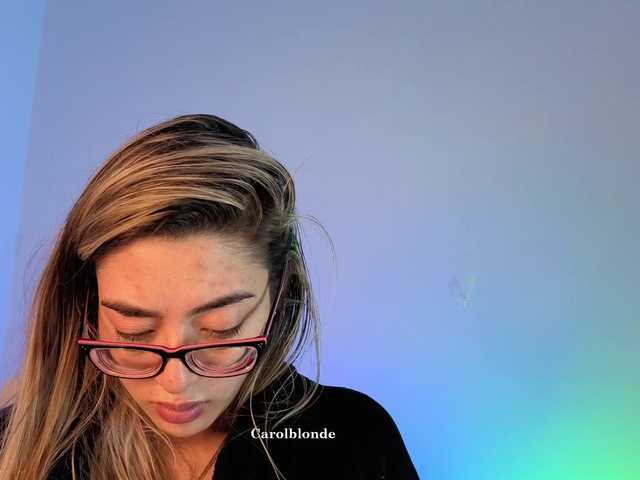 Charlotte-glasses live cam on BongaCams