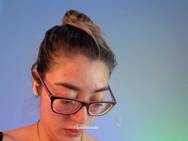 Charlotte-glasses live cam on BongaCams
