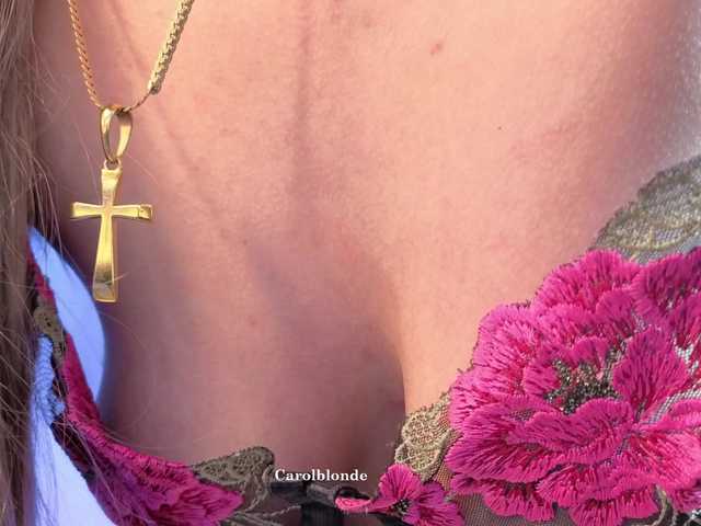 Charlotte-glasses live cam on BongaCams