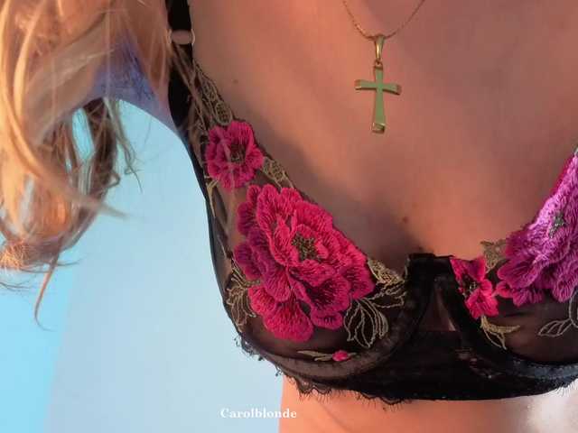 Charlotte-glasses's BongaCams show and profile