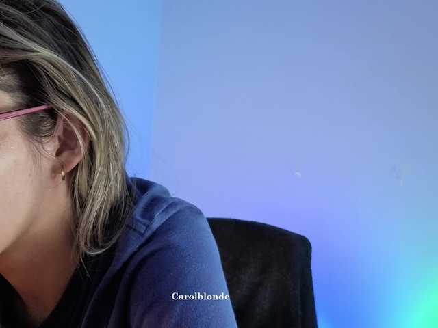 Charlotte-glasses live cam on BongaCams