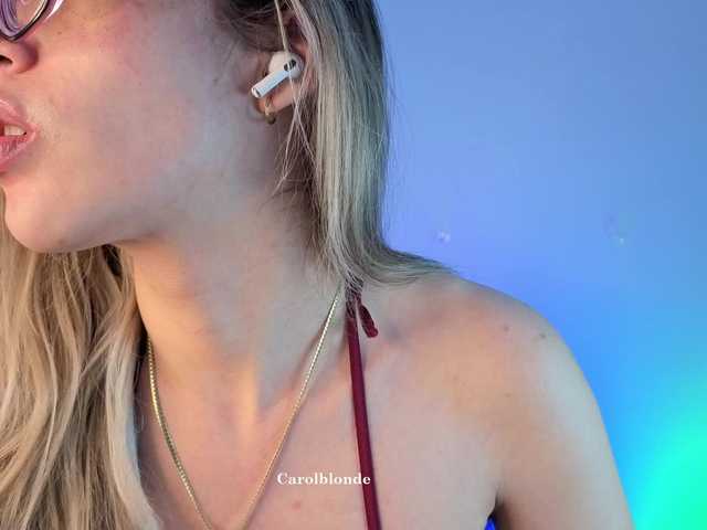 Charlotte-glasses live cam on BongaCams