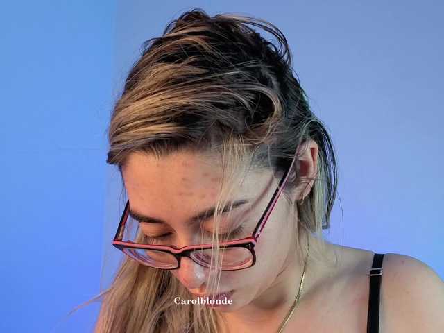 Charlotte-glasses live cam on BongaCams