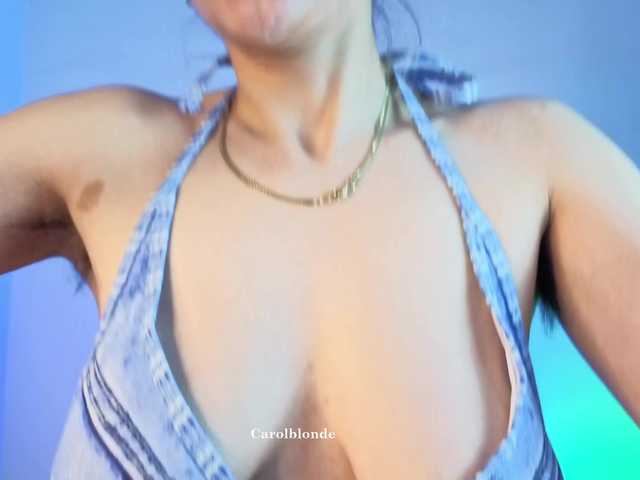 Charlotte-glasses live cam on BongaCams