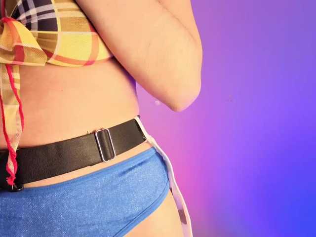 Carolblonde live cam on BongaCams