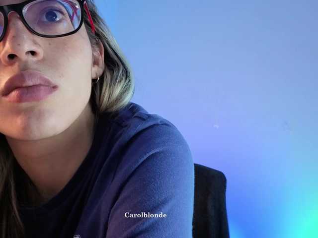 Charlotte-glasses live cam on BongaCams