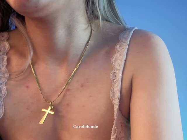 Charlotte-glasses live cam on BongaCams