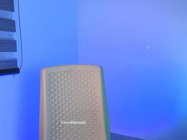 Charlotte-glasses live cam on BongaCams