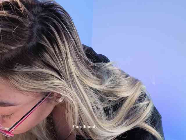 Carolblonde webcam