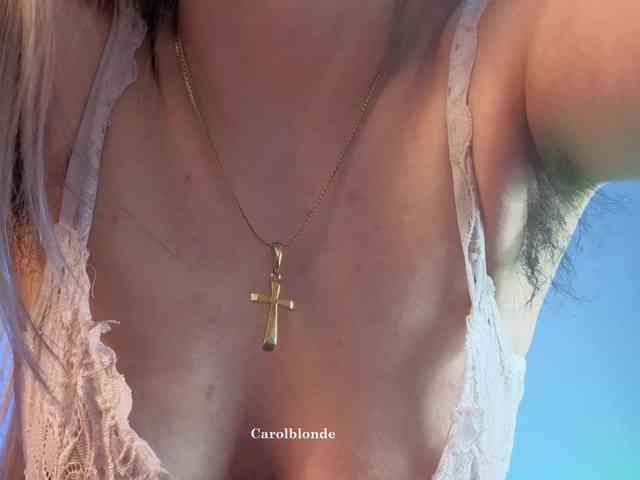 carolblonde's live room