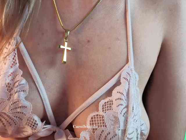 Carolblonde webcam