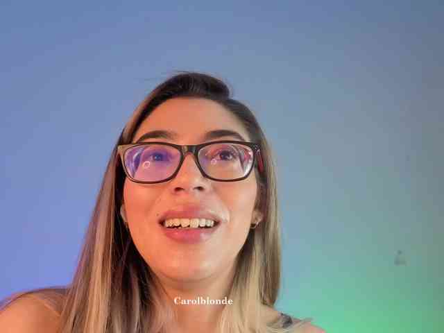 carolblonde's live room