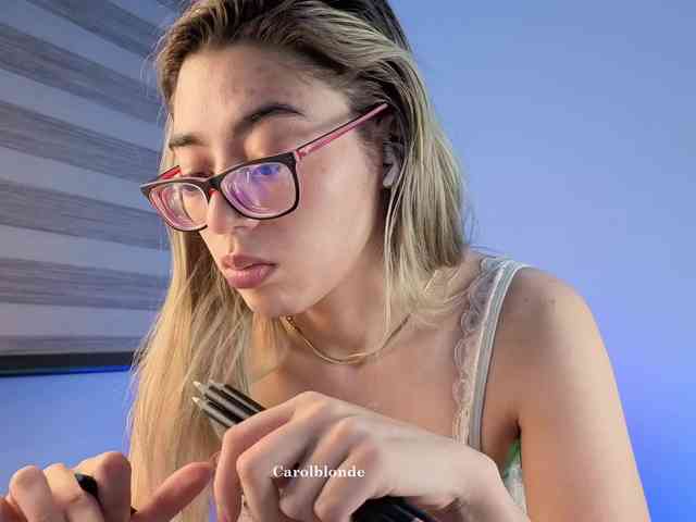 Carolblonde webcam