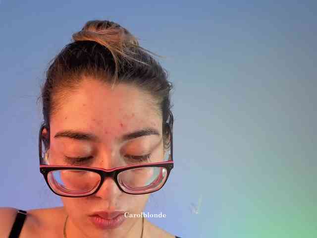 Carolblonde webcam