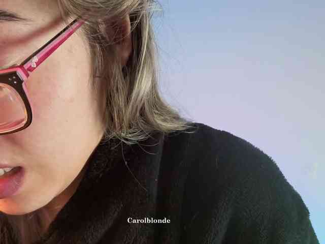 Carolblonde webcam