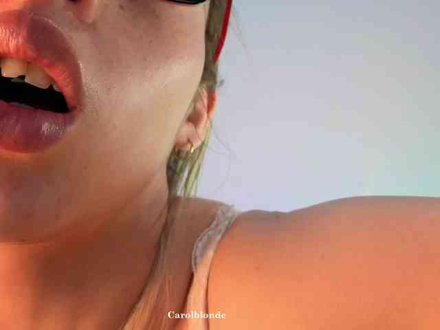 Carolblonde webcam