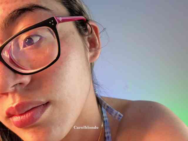 Carolblonde webcam