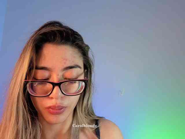 Carolblonde webcam