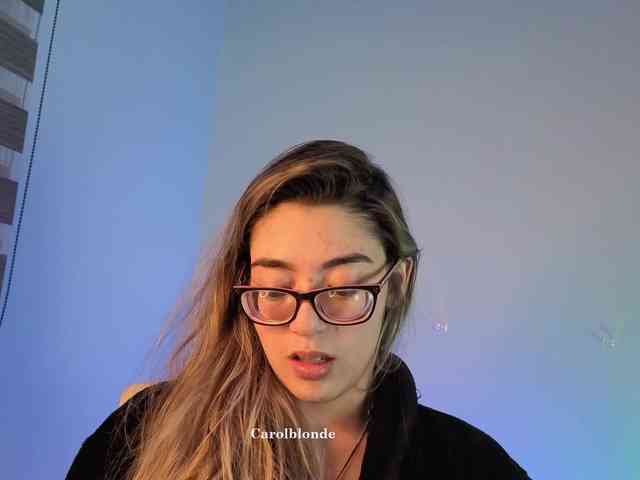 Carolblonde webcam