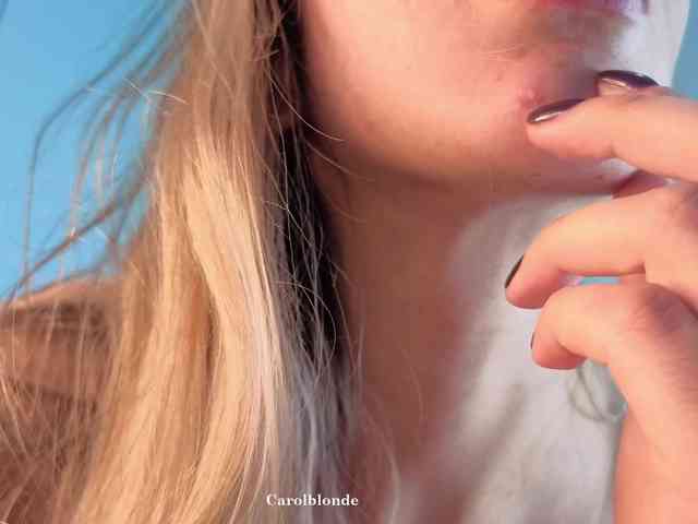 Carolblonde webcam