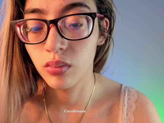 Carolblonde webcam