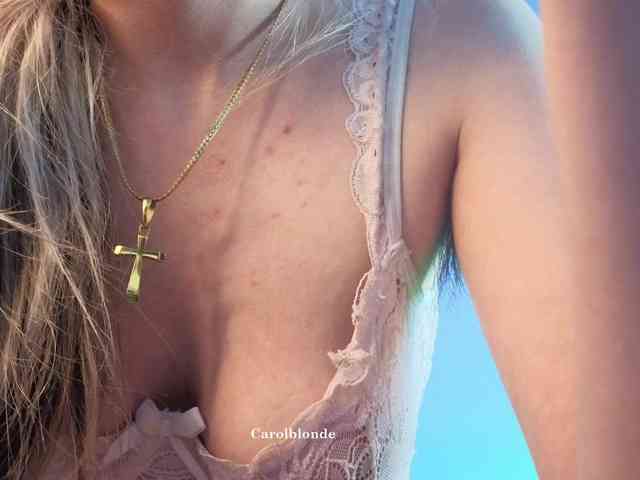 Carolblonde webcam