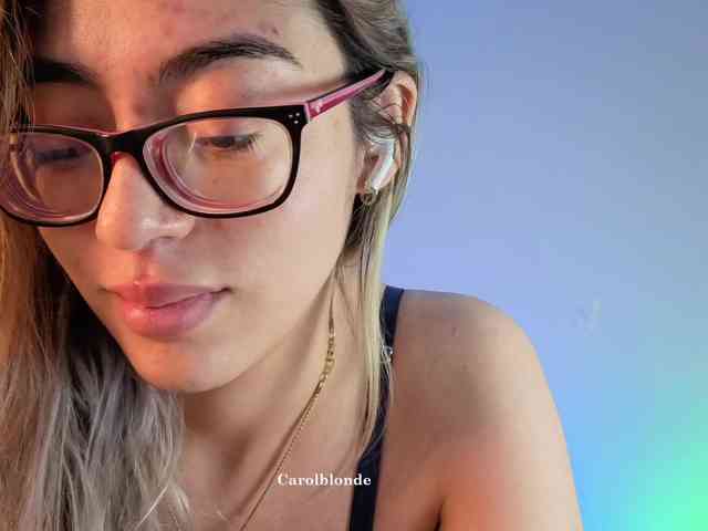 Carolblonde webcam