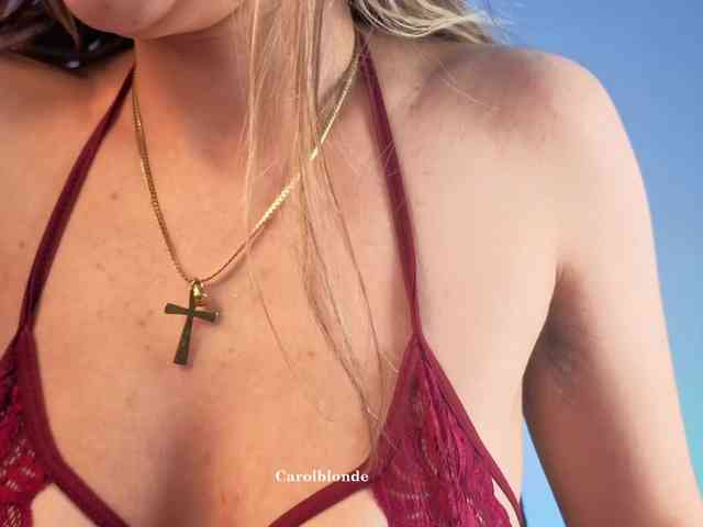 Carolblonde webcam