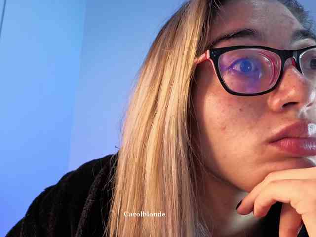 Carolblonde webcam