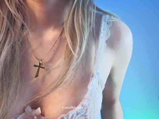 Carolblonde webcam