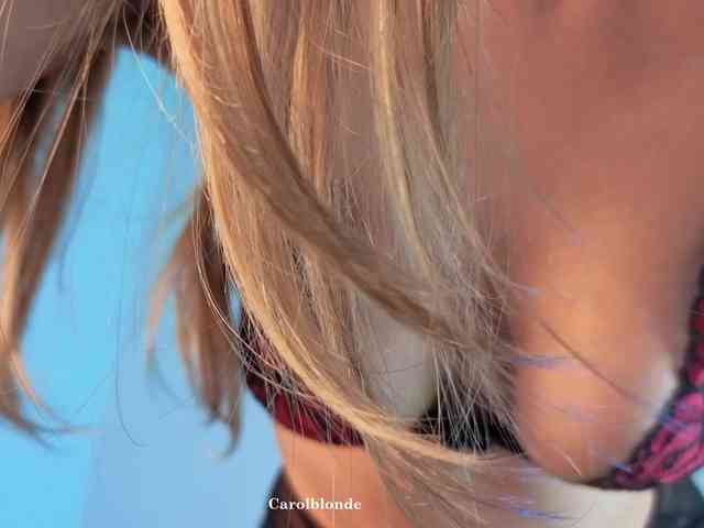 Carolblonde webcam