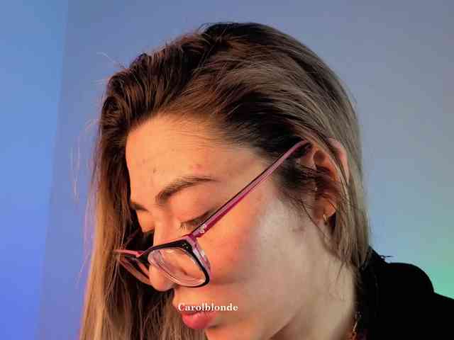 Carolblonde webcam