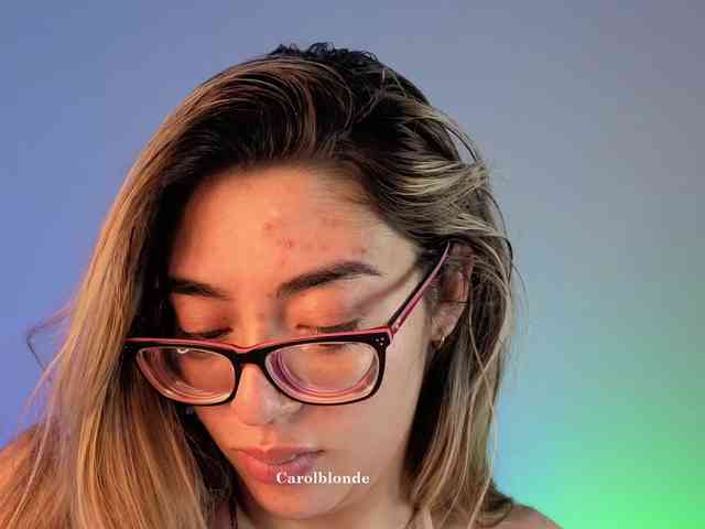 Carolblonde webcam