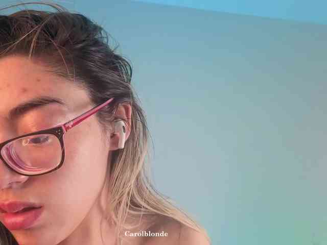 Carolblonde webcam