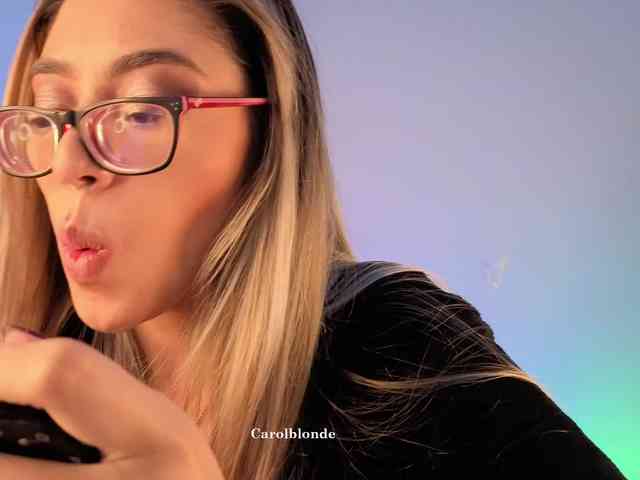 Carolblonde webcam