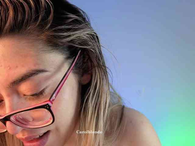 Carolblonde webcam