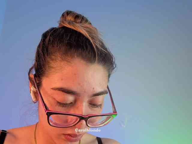 Carolblonde webcam