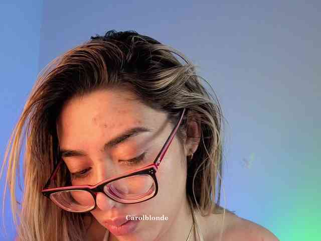 Carolblonde webcam