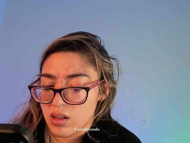 Carolblonde webcam