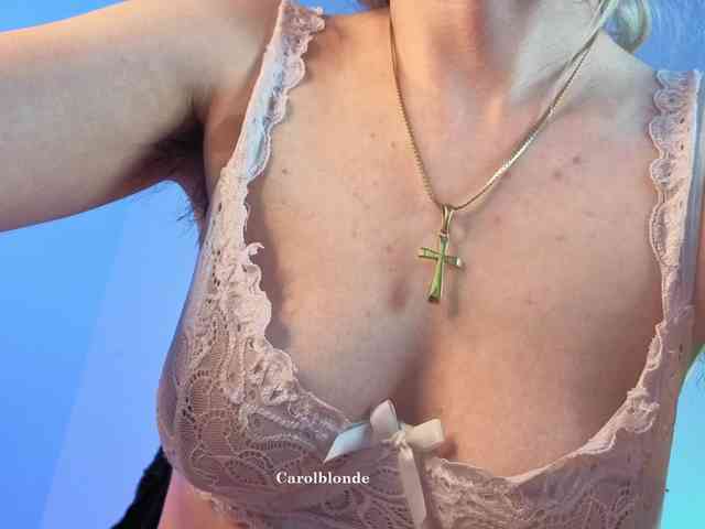 Carolblonde webcam