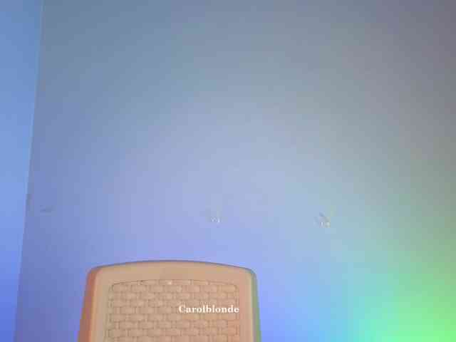 Carolblonde webcam