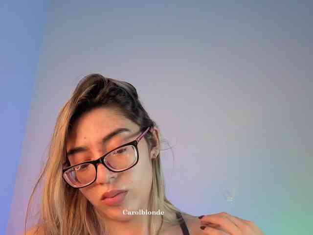 Carolblonde webcam