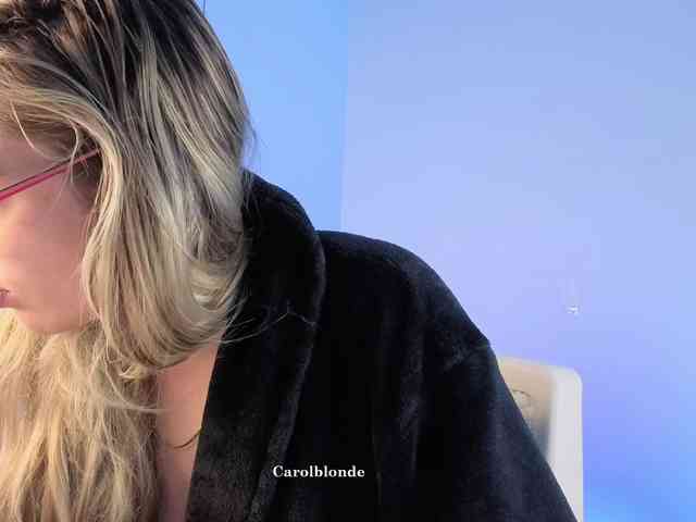 Carolblonde webcam
