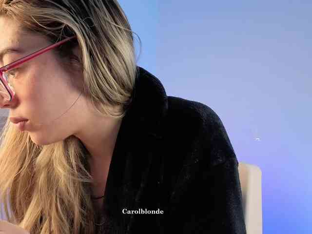 Carolblonde webcam