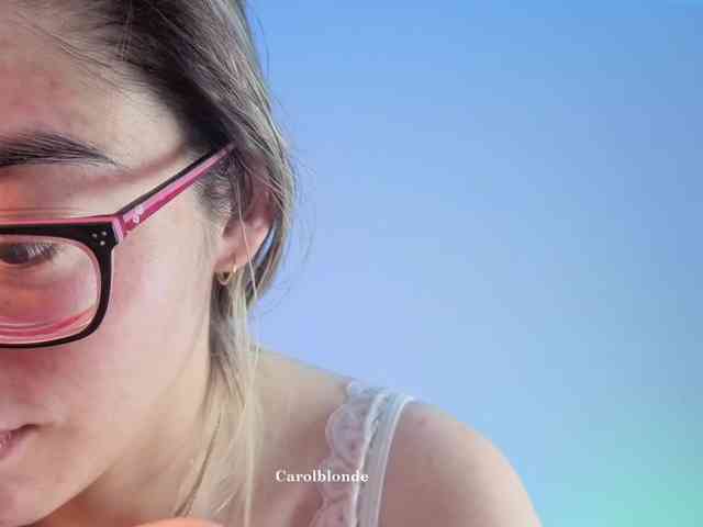 Carolblonde webcam