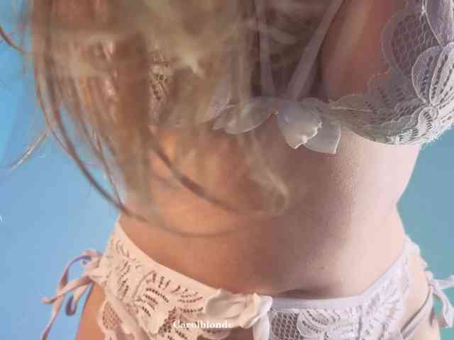 Carolblonde webcam