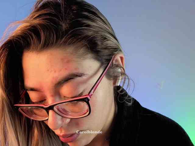 Carolblonde webcam