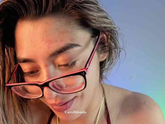 Carolblonde webcam