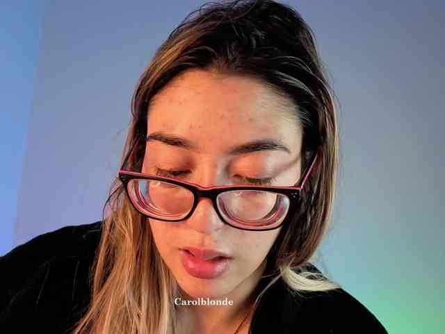 Carolblonde webcam