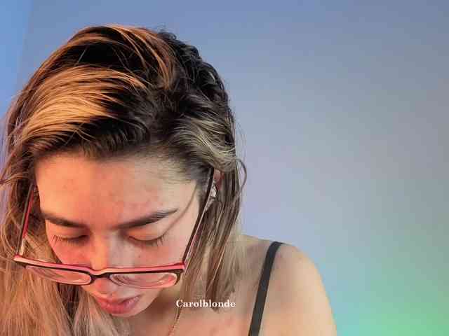 Carolblonde webcam